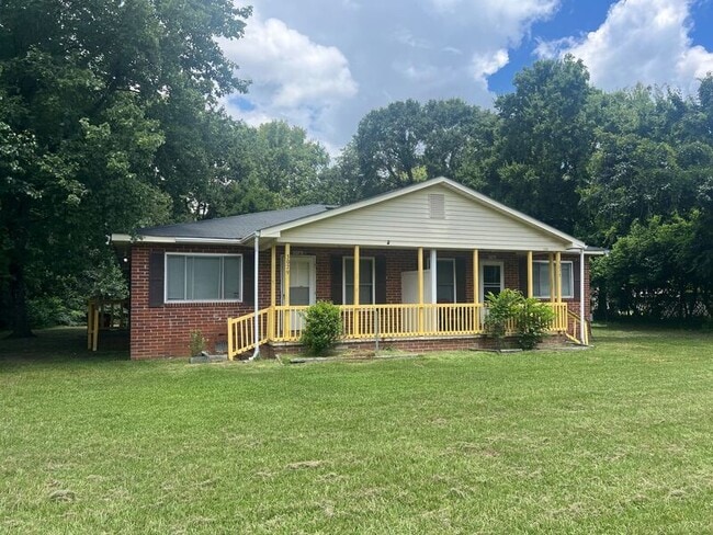 property at 3079 Marie Cir