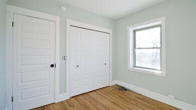 648 Elgin Ave, Unit Second Floor in Forest Park, IL - Building Photo - Building Photo
