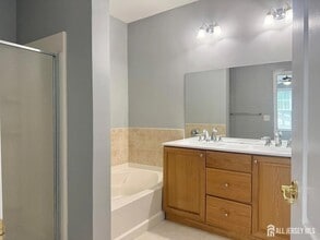 3223 Edward Stec Blvd in Edison, NJ - Building Photo - Building Photo