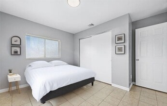 111 Gordon Ave S in Lehigh Acres, FL - Building Photo - Building Photo