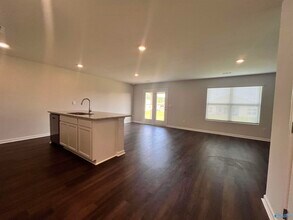 433 Jackson Pt Cir in Huntsville, AL - Building Photo - Building Photo