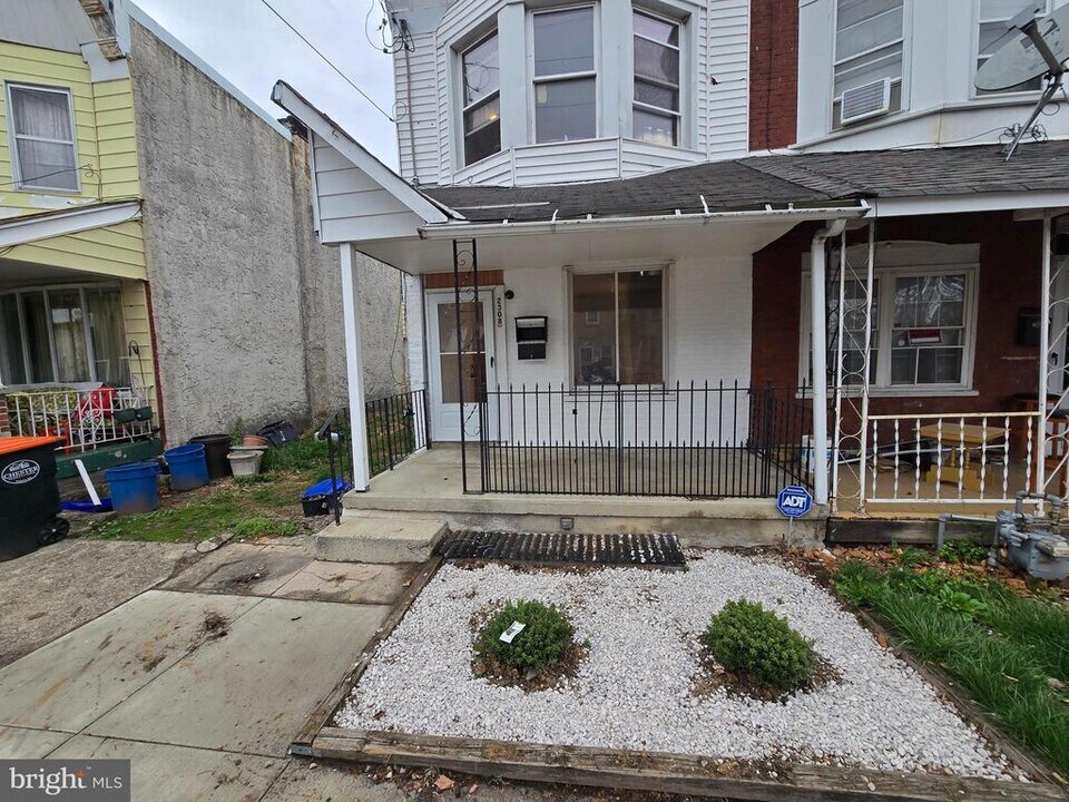 2308 W 3rd St in Chester, PA - Building Photo