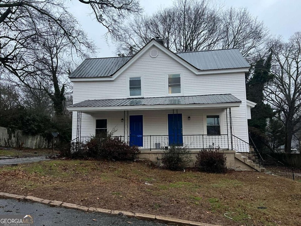 15 Tower St in Gainesville, GA - Foto de edificio