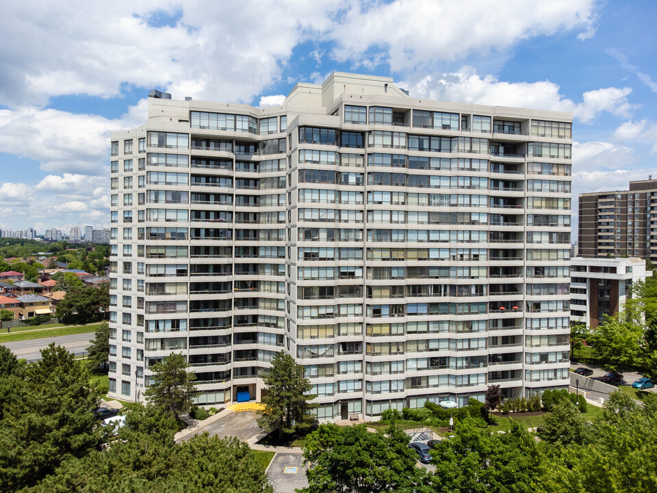 The Primrose in Toronto, ON - Building Photo