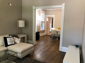 910 Gaffield Pl in Evanston, IL - Building Photo - Building Photo