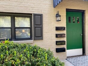 2619 Espy Ave, Unit 2 in Pittsburgh, PA - Foto de edificio - Building Photo