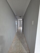 11005 SW 1st St, Unit 207 in Miami, FL - Foto de edificio - Building Photo