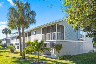 217 Nautilus Way in Treasure Island, FL - Building Photo - Building Photo