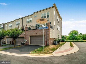 22872 Goldsborough Ter in Ashburn, VA - Building Photo - Building Photo