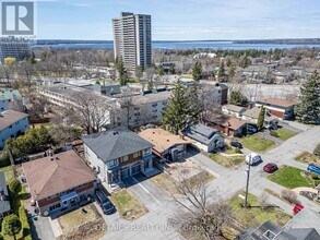 828 Maplewood Ave in Ottawa, ON - Building Photo - Building Photo
