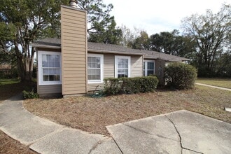 7806 Calahan Pl in Pensacola, FL - Building Photo - Building Photo