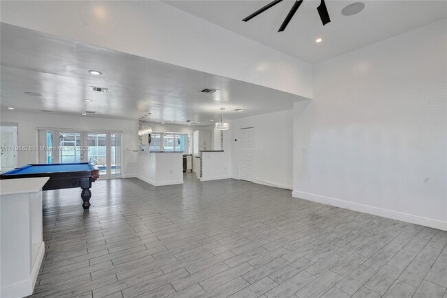 9240 SW 54th St in Cooper City, FL - Building Photo - Building Photo