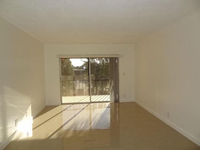 460 NW 20th St in Boca Raton, FL - Foto de edificio - Building Photo