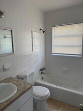 325 NE 2nd St in Hallandale Beach, FL - Building Photo - Building Photo