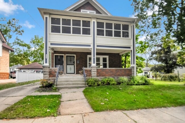 1319 Prairie Ave, Unit 1319 1/2