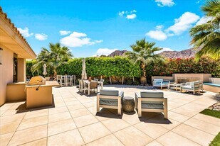 45730 Indian Canyon Rd in Indian Wells, CA - Building Photo