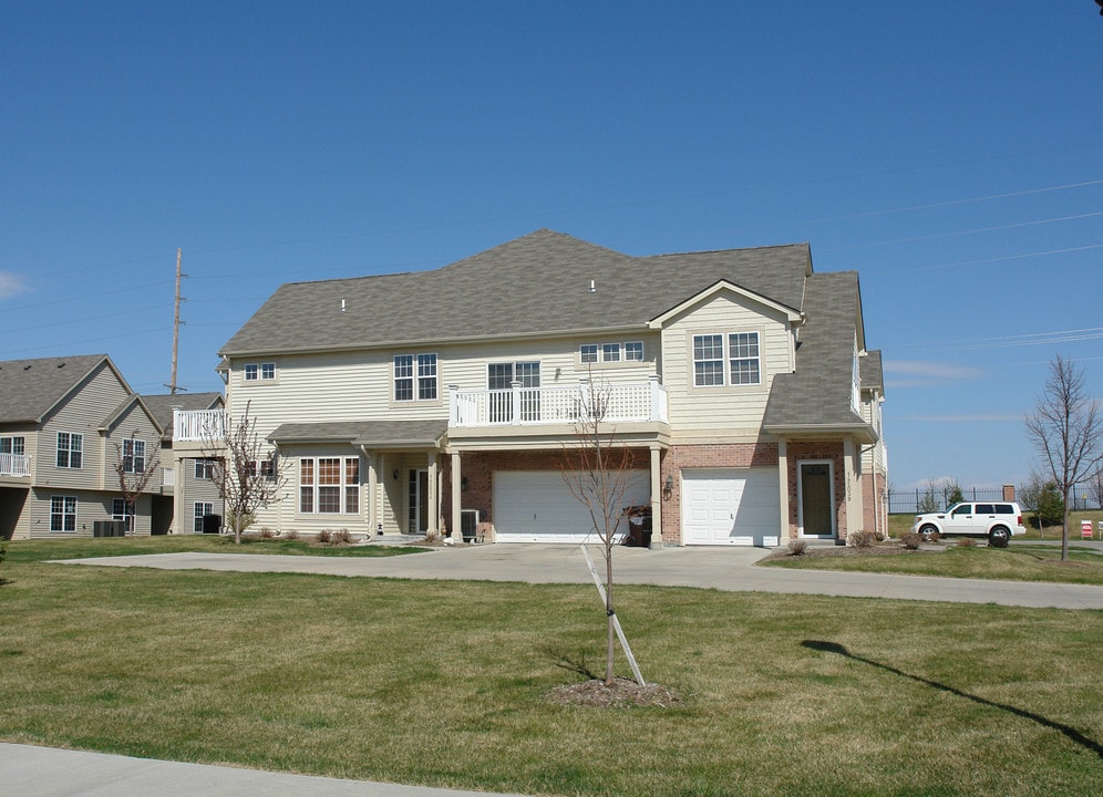 Tregaron Ridge Townhomes in Bellevue, NE - Foto de edificio