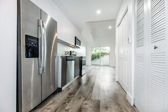 39 NW 7th Ave in Miami, FL - Foto de edificio - Building Photo