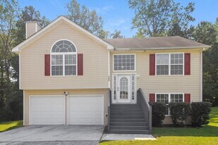 465 Marriott Dr in Atlanta, GA - Building Photo