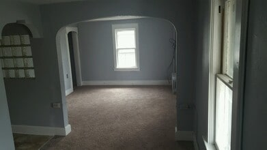 502 Oak Hill Ave in Endicott, NY - Building Photo - Building Photo