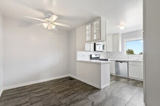 1265 Van Horne Ln, Unit 66J in Hermosa Beach, CA - Building Photo - Building Photo