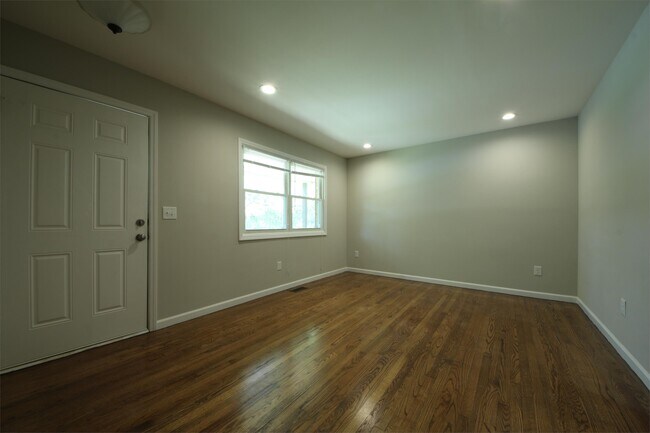 4736 Monmouth Dr in Charlotte, NC - Building Photo - Building Photo