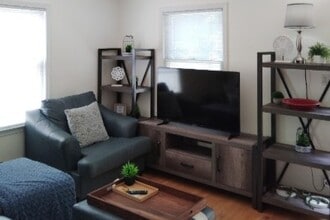 2212 Burger St in Dearborn, MI - Foto de edificio - Building Photo