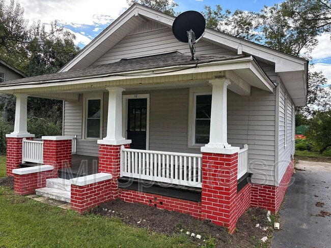 property at 10 E Main St