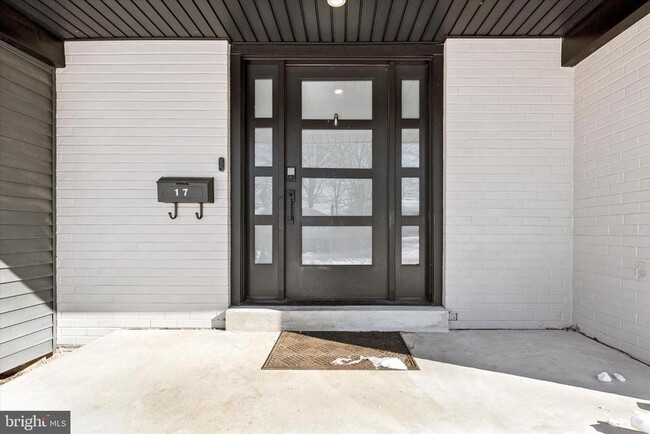 17 McLaughlin Dr in Doylestown, PA - Building Photo - Building Photo