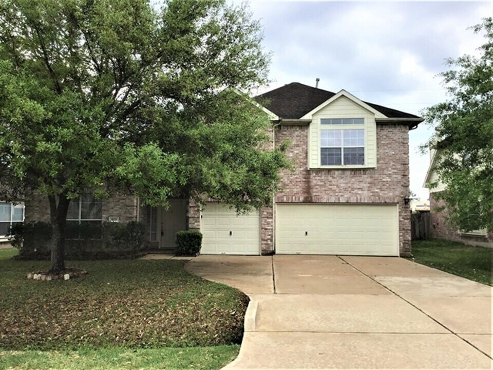 9123 E Lake Dr in Magnolia, TX - Building Photo
