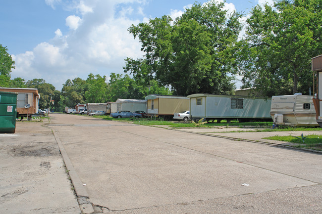 6594 College St in Beaumont, TX - Foto de edificio - Building Photo