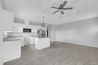 13 Redbud Ln in Weslaco, TX - Building Photo - Building Photo