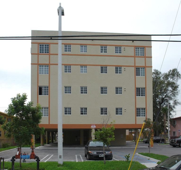 Flagler Apartments in Miami, FL - Foto de edificio