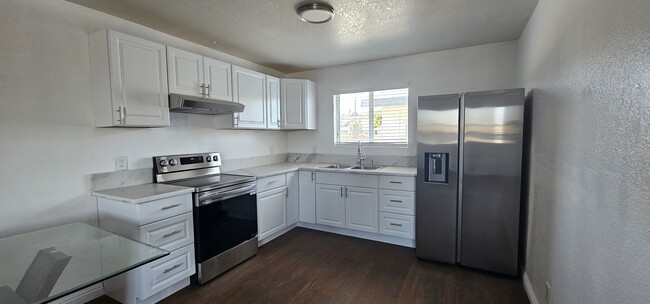 963 W Upland Ave, Unit Cozy 2bdrm QuietNeighbors in San Pedro, CA - Foto de edificio - Building Photo