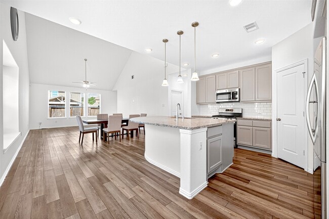 property at 29897 Dovetail Blf Ln