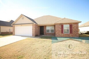 3825 Churchill Dr in Jonesboro, AR - Building Photo