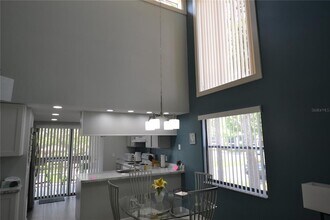 284 Woodlake Wynde in Oldsmar, FL - Building Photo - Building Photo