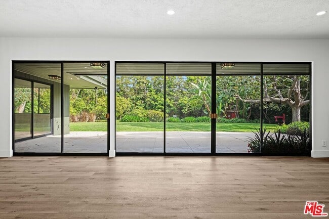 1027 Acanto Pl in Los Angeles, CA - Building Photo - Building Photo