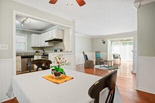 304 Natchez Trace in Atlanta, GA - Building Photo