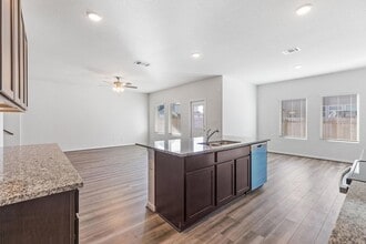 620 LT Rusty Dr, Unit 1 in Jarrell, TX - Building Photo - Building Photo