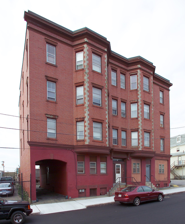 23 9th St in Fall River, MA - Foto de edificio - Building Photo