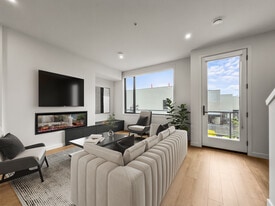 Westmin 795 in Penticton, BC - Building Photo