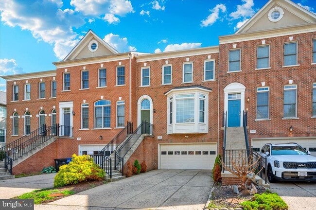 4576 Fair Valley Dr