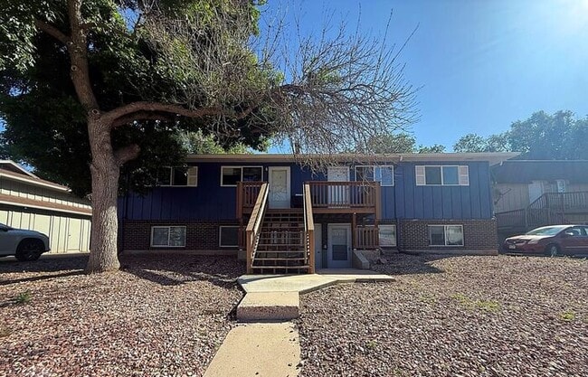 1026 Westmoreland Rd in Colorado Springs, CO - Building Photo - Building Photo