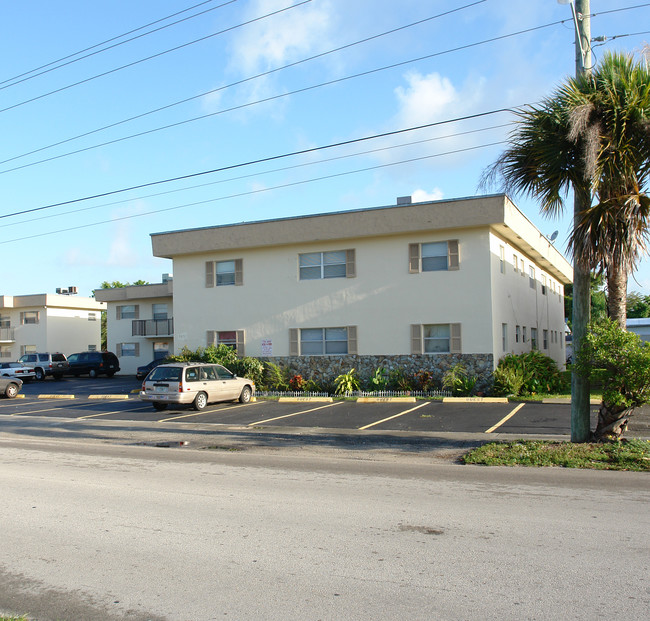 5871 SW 36th Ct in Fort Lauderdale, FL - Foto de edificio - Building Photo