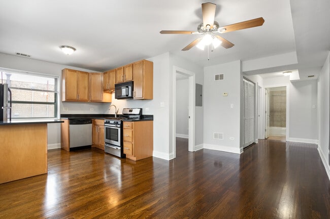 7616 N Marshfield Ave in Chicago, IL - Building Photo - Building Photo