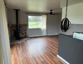 9179 Harrison Rd in Sedro Woolley, WA - Building Photo - Building Photo