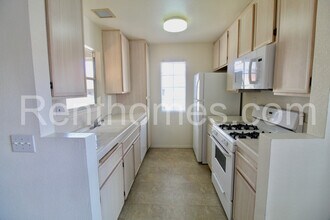 10646 Aderman Ave in San Diego, CA - Foto de edificio - Building Photo
