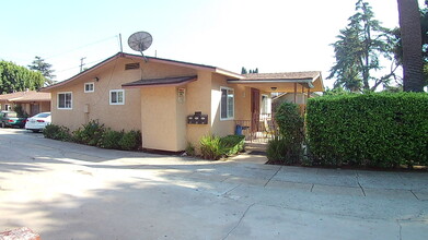 154 N Parkwood Ave in Pasadena, CA - Building Photo - Building Photo