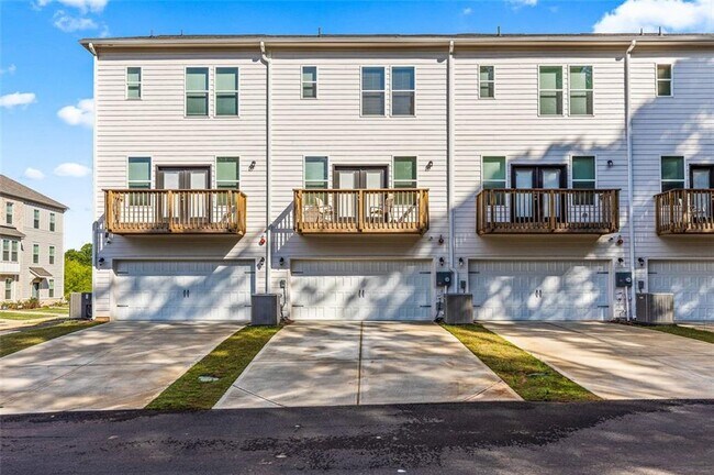 170 Wallace St in Fayetteville, GA - Foto de edificio - Building Photo